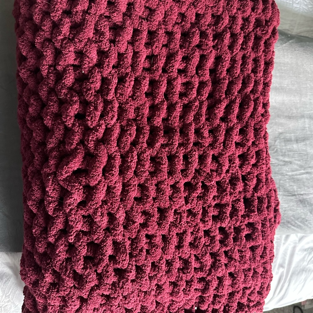Chunky Knit Burgundy Blanket